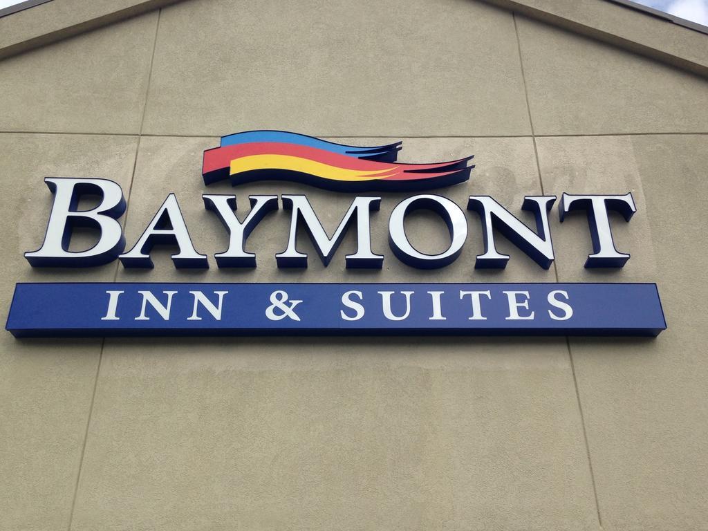 Baymont By Wyndham Orangeburg North Hotel Exterior photo